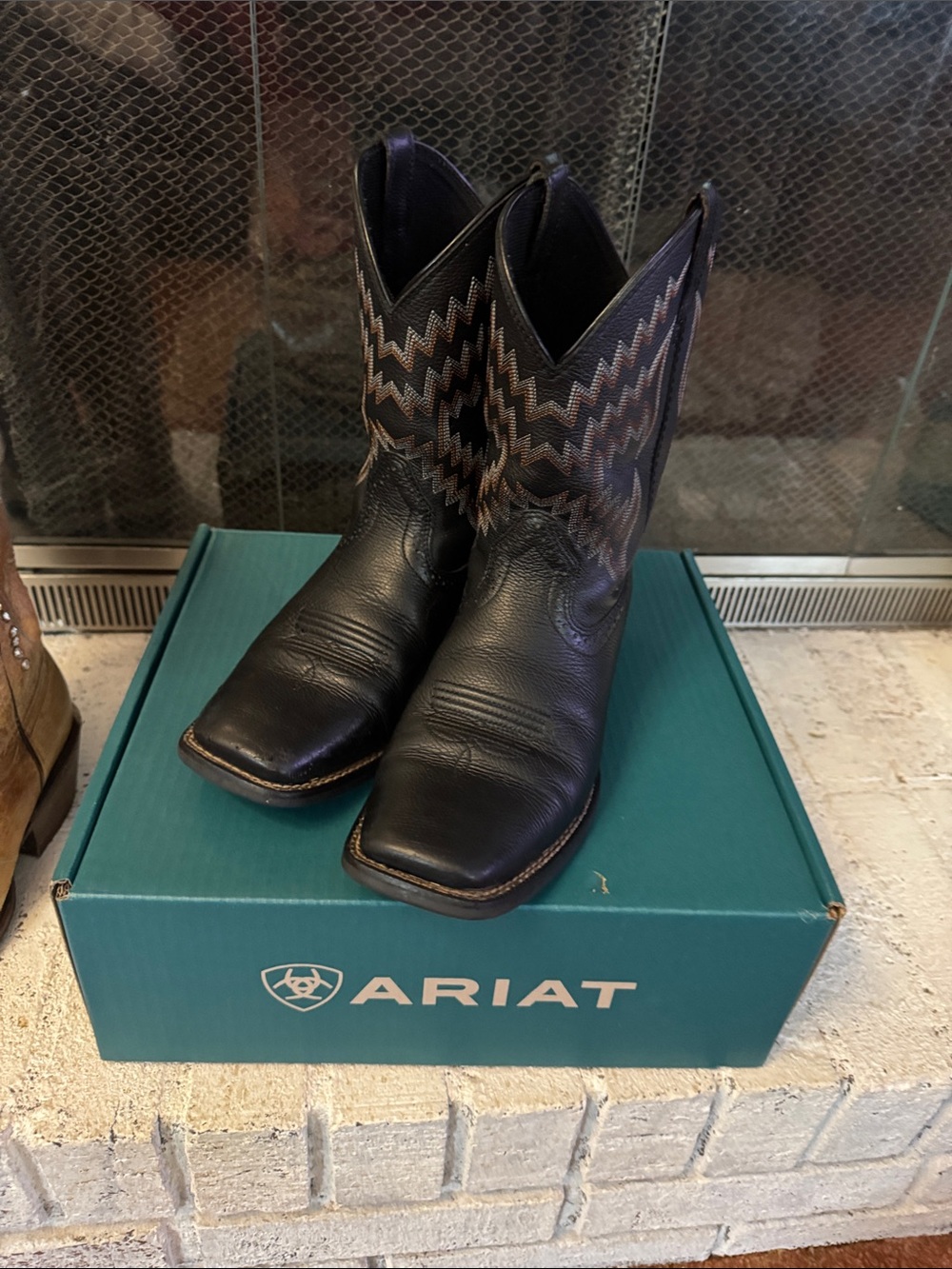 Ariat Black Leather Square-Toe Western Boots with Zigzag Stitch